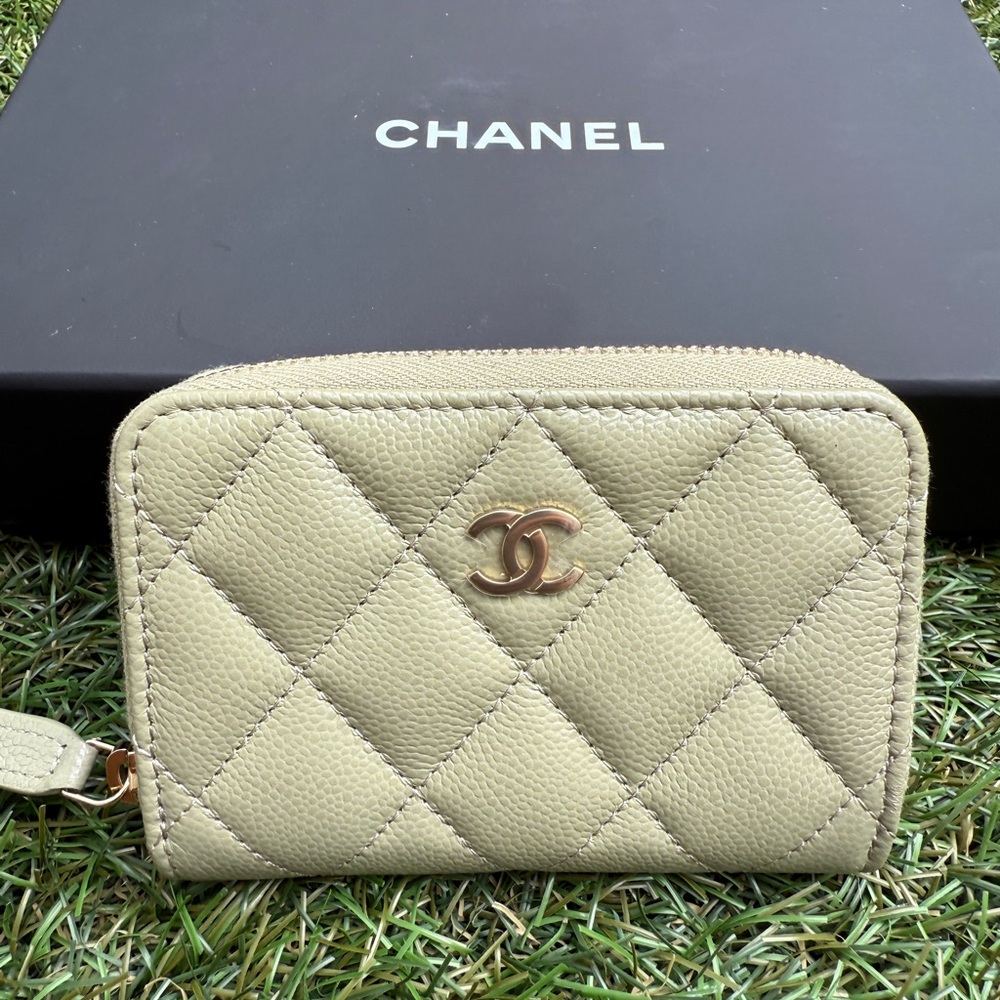 Chanel 25 Classic Zipped Zip Coin Purse Caviar Leather Khaki Green Wallet NWT